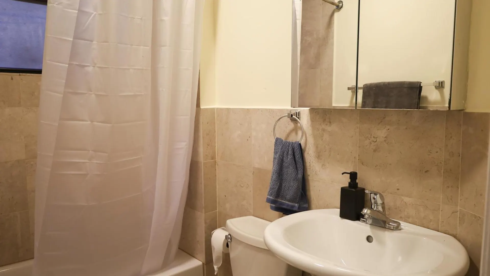 Family Friendly 4Br 2Ba In Prime Nyc Location Apartment New York 0*,  United States